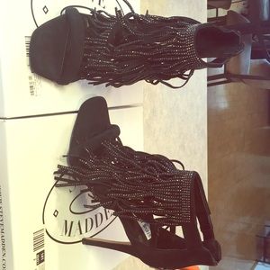 New Steve Madden SEXY black fringe sandals